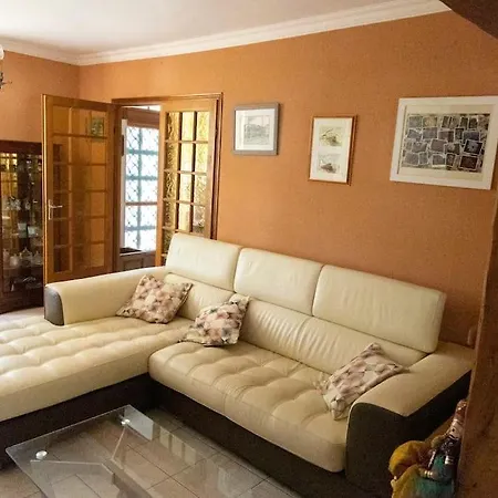 Vakantiehuis La Charmille - Grande Maison Bourgeoise, 35 Kms Du Futuroscope *