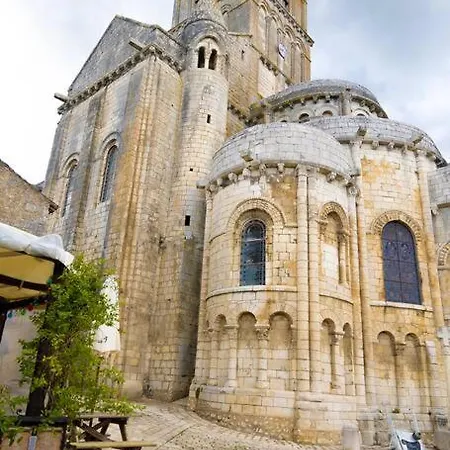 Vakantiehuis La Charmille - Grande Maison Bourgeoise, 35 Kms Du Futuroscope La Puye