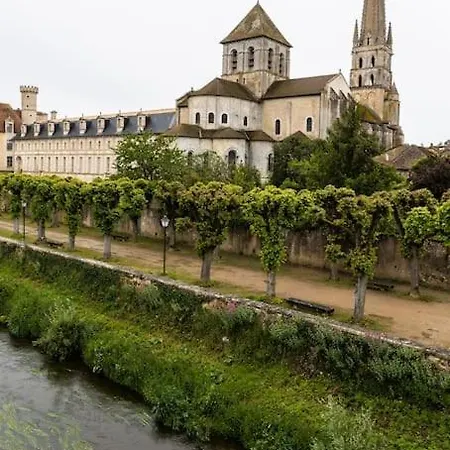 Vakantiehuis La Charmille - Grande Maison Bourgeoise, 35 Kms Du Futuroscope *