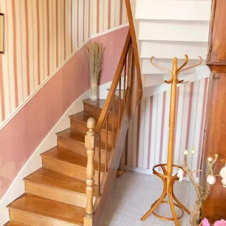 Vakantiehuis La Charmille - Grande Maison Bourgeoise, 35 Kms Du Futuroscope *