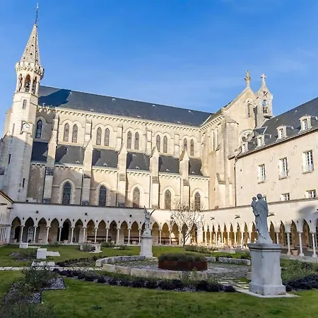 Vakantiehuis La Charmille - Grande Maison Bourgeoise, 35 Kms Du Futuroscope La Puye