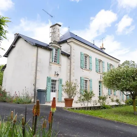 Vakantiehuis La Charmille - Grande Maison Bourgeoise, 35 Kms Du Futuroscope *