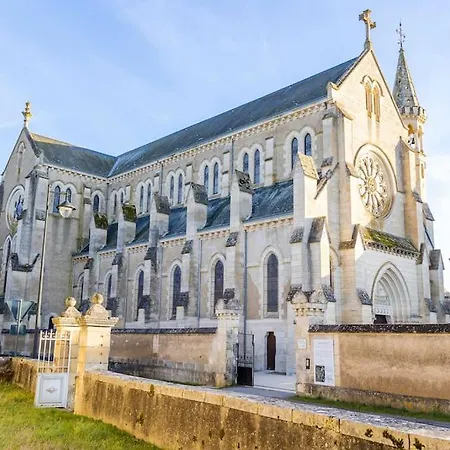 Vakantiehuis La Charmille - Grande Maison Bourgeoise, 35 Kms Du Futuroscope *